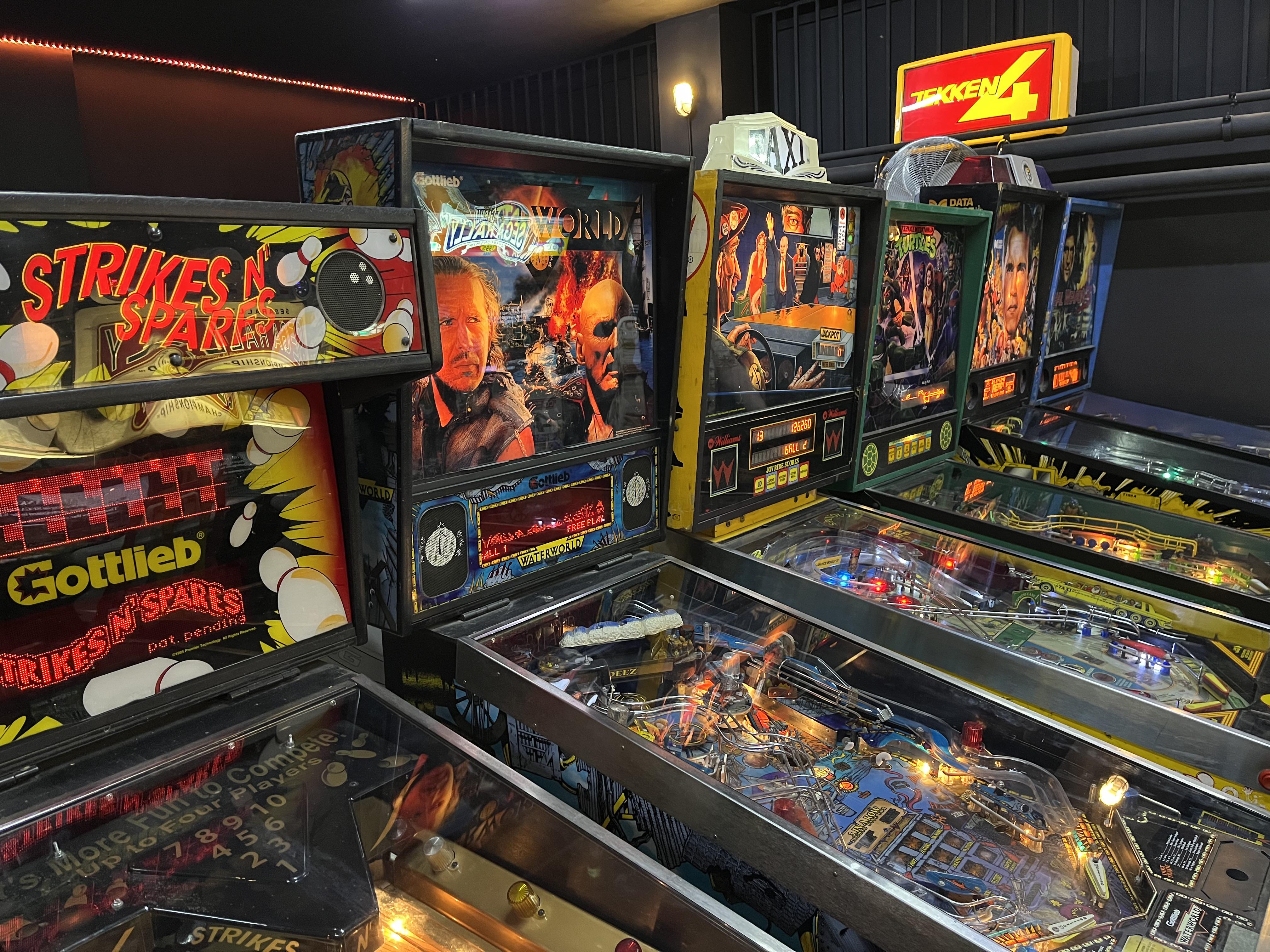 Play pinball at Funhouse Katowice - Interaktywne Muzeum Flipperów I ...
